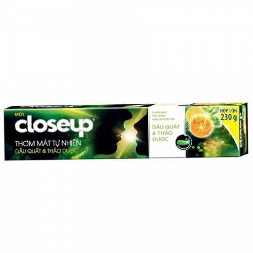 Kem Đánh Răng Close up Dầu Quất & Thảo Dược 230g